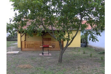 Hungary Privát Kócsújfalu, Exterior